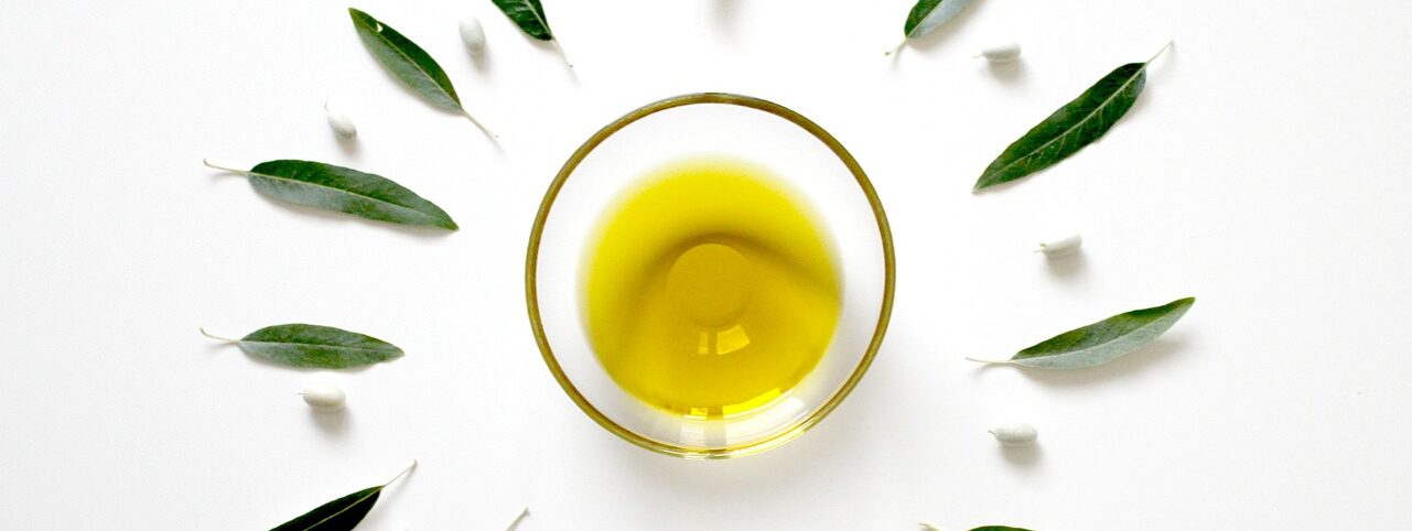 What Are Carrier Oils – Uses & Benefits for Skin & Hair