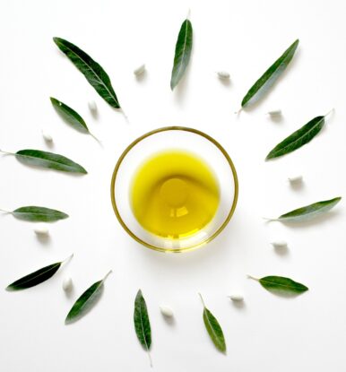 What Are Carrier Oils – Uses & Benefits for Skin & Hair