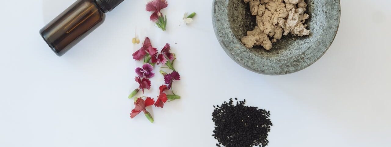 Essential Oils and Pets: A Guide to Safe Use and Precautions