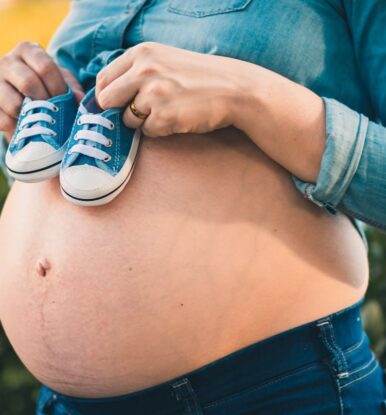 Essential Oils During Pregnancy: Safe Remedies for Comfort and Wellness