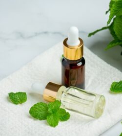 Revitalize Your Lips with the Cooling Benefits of Peppermint Oil